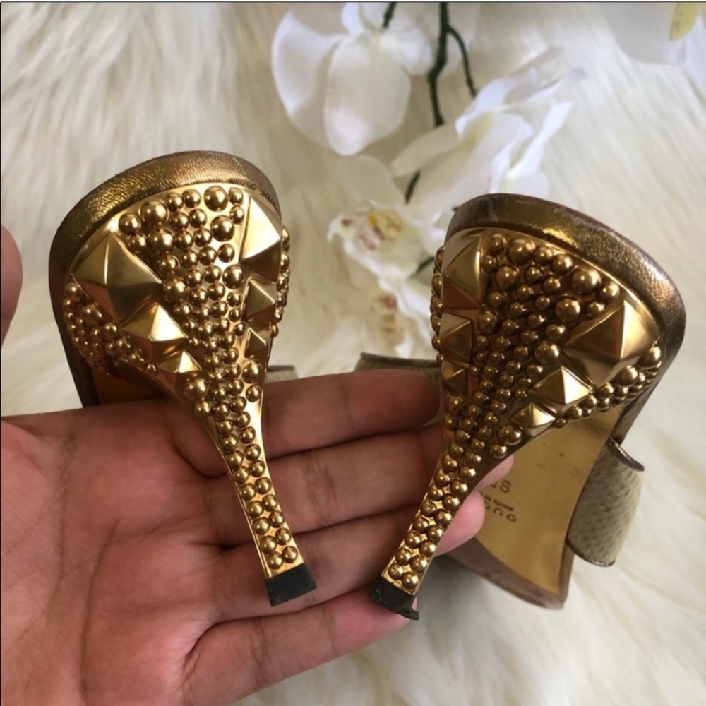 💯 GUCCI Gold studded Gucci heel sandals - Picture 2 of 4